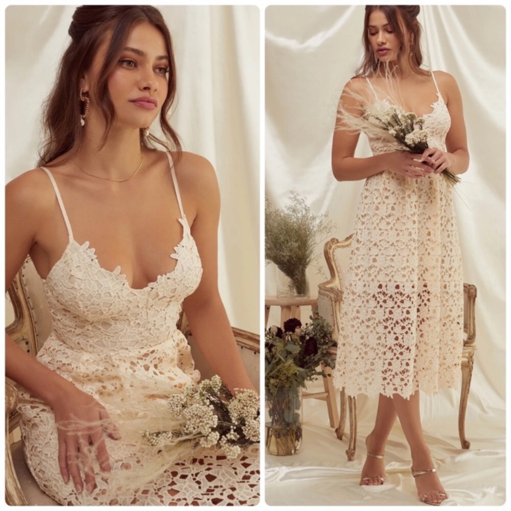 Astr Cream Lace Midi Dress - Picture 5 of 13